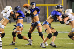 Lingerie-football-busts-into-Toronto
