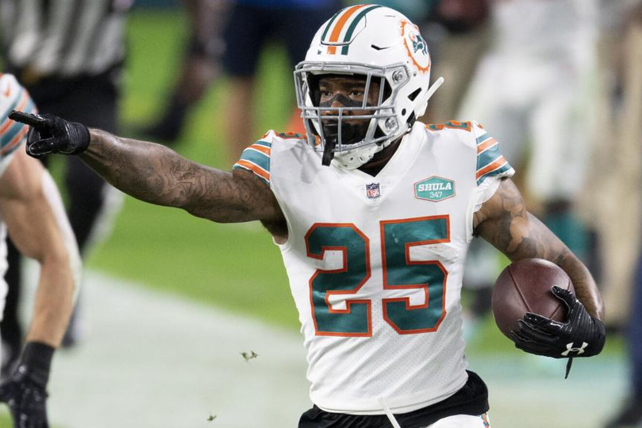 Xavien Howard Releases Text Messages Amid Herpes Lawsuit