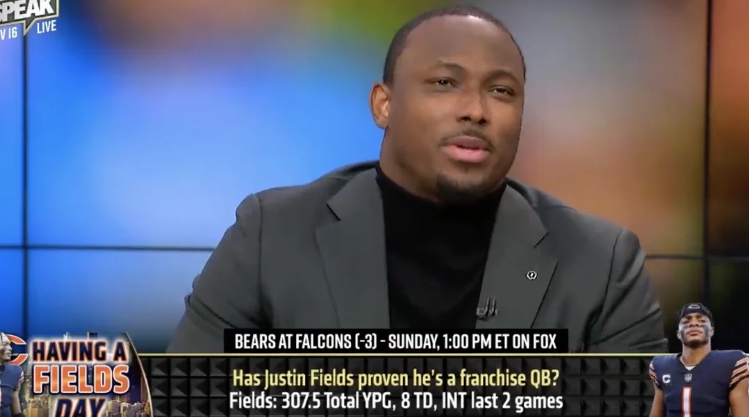 LeSean McCoy Thinks Free Agent WR’s Won’t Come to Bears Because Justin Fields Can’t Throw