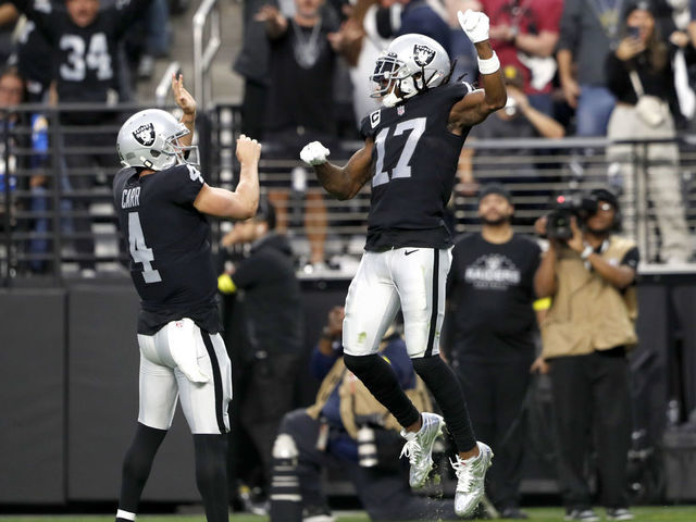 Raiders’ Adams disappointed with Carr benching: ‘I support my guy’