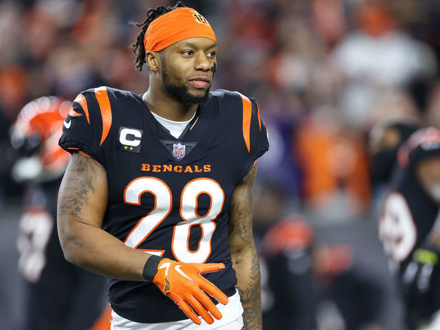 Arrest warrant issued for Bengals’ Mixon for aggravated menacing