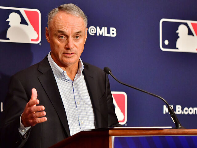 Manfred says owners want contract length limits, drawing MLBPA head’s ire