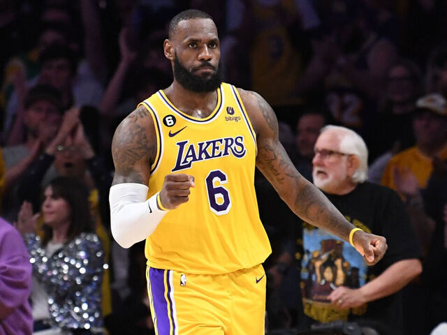 Lakers knock out Warriors in Game 6, will play Nuggets in conference finals