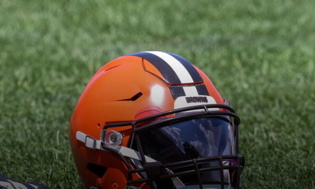 Browns players robbed of jewelry, vehicle at gunpoint