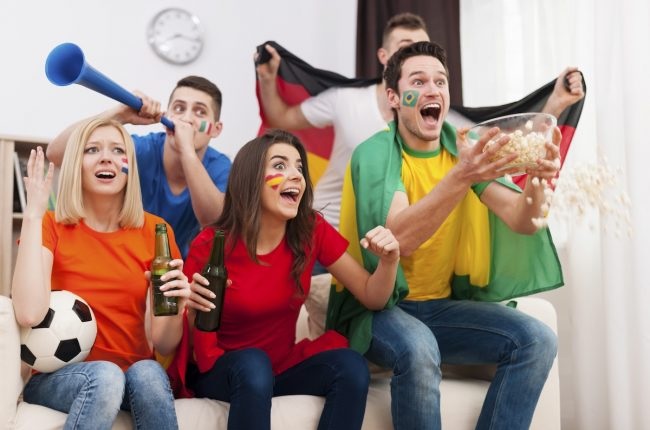 5 Things Sports Fans Can Do During Ad Breaks Without Having to Get Up Off the Sofa