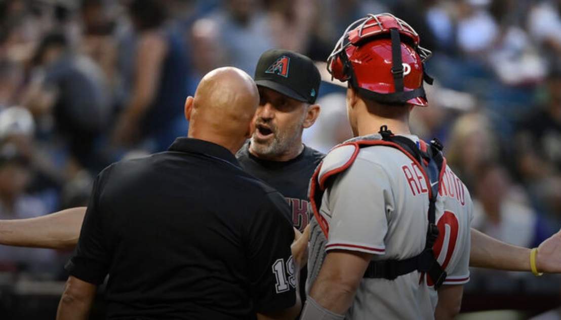 Watch: Benches clear in D-Backs-Phillies after Carroll plunked twice