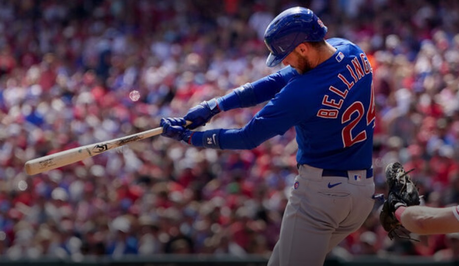 8th-inning barrage powers Cubs to rout of Reds, split of critical series