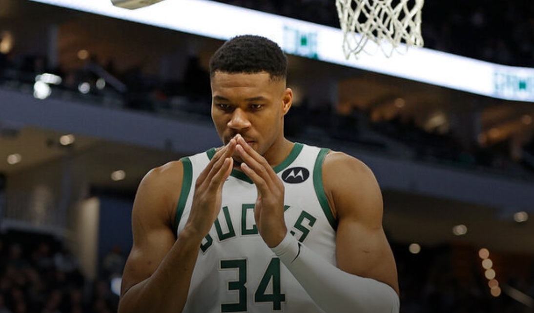 Report: Bucks sign Giannis to 3-year, $186M max extension