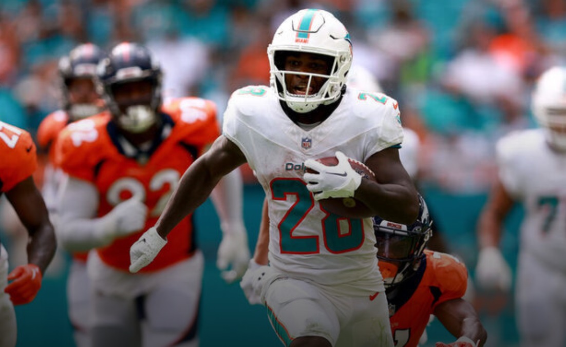 Dolphins’ Achane being evaluated for knee injury