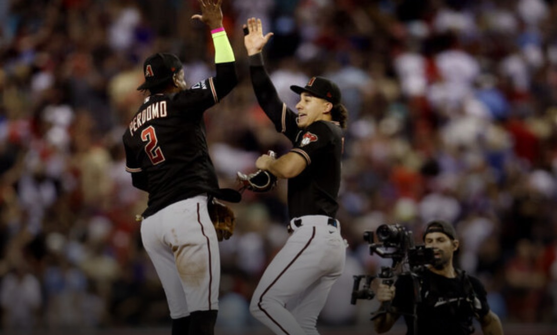 D-Backs tie NLCS with late comeback in Game 4
