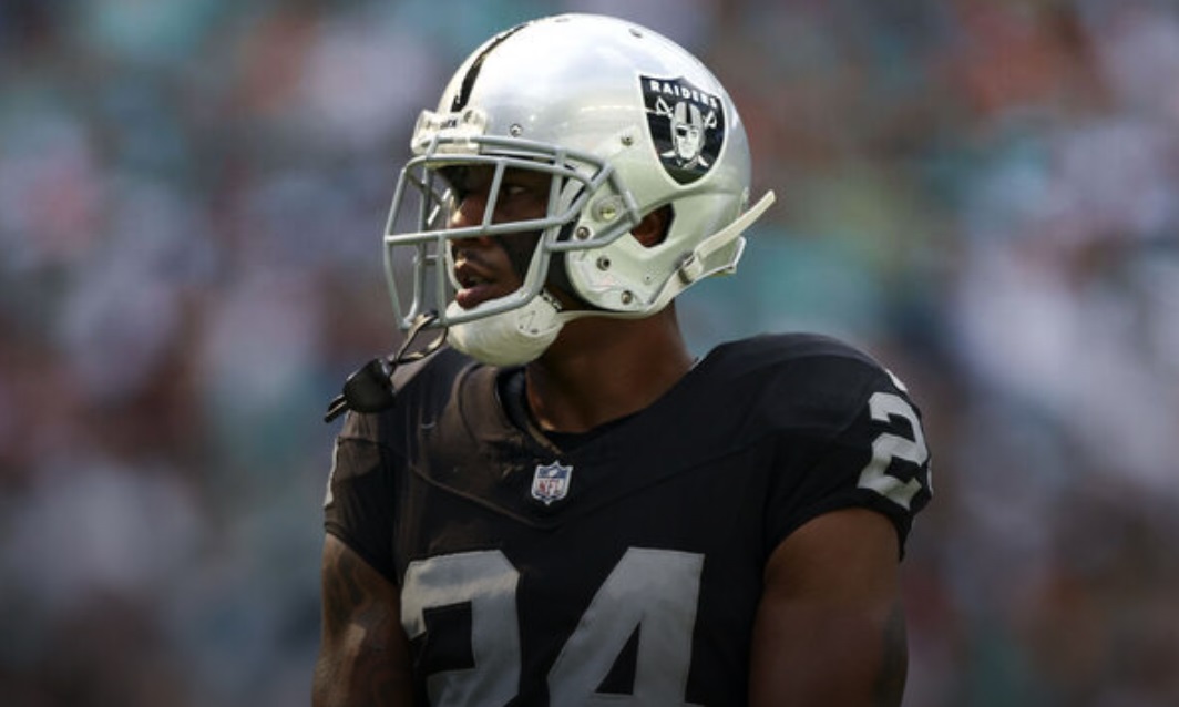 Report: Raiders expected to release Marcus Peters after benching