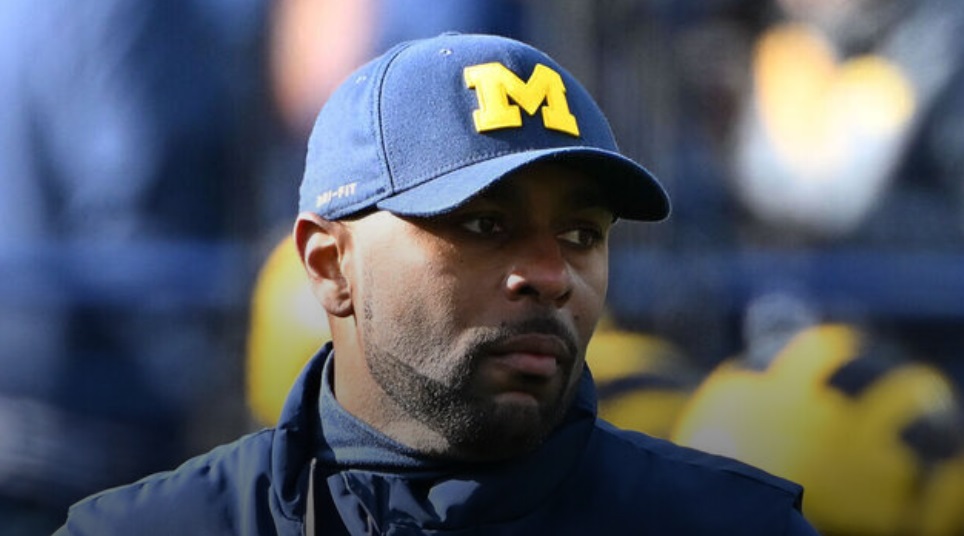 Michigan promotes Moore to succeed Harbaugh as coach
