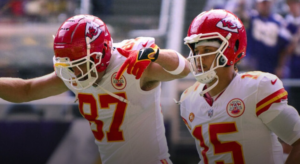 Mahomes and Kelce break record for most playoff TDs
