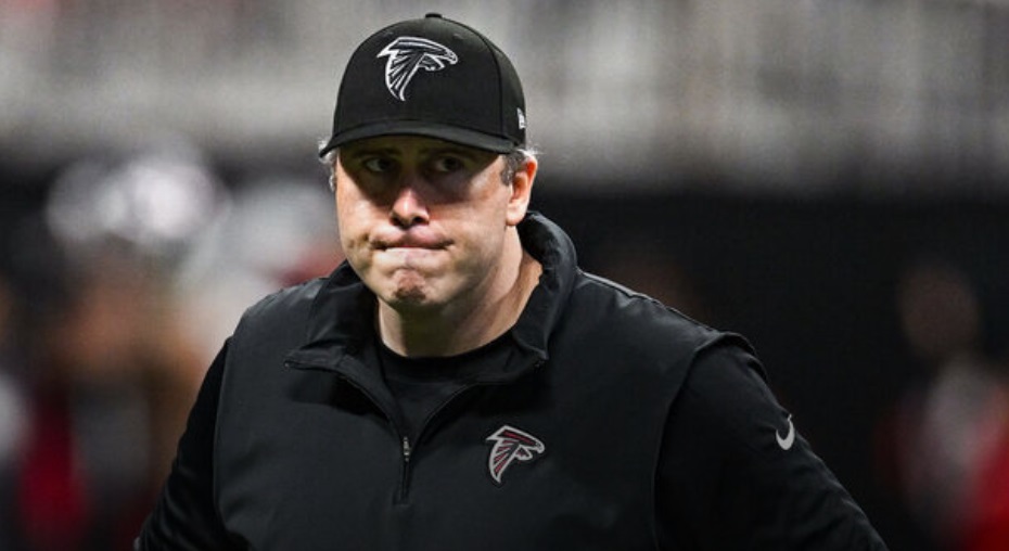 Falcons fire Arthur Smith after 3rd straight 7-10 season