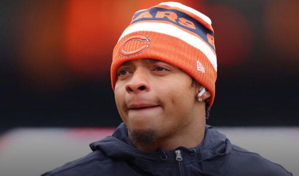 Fields downplays decision to unfollow Bears on social media