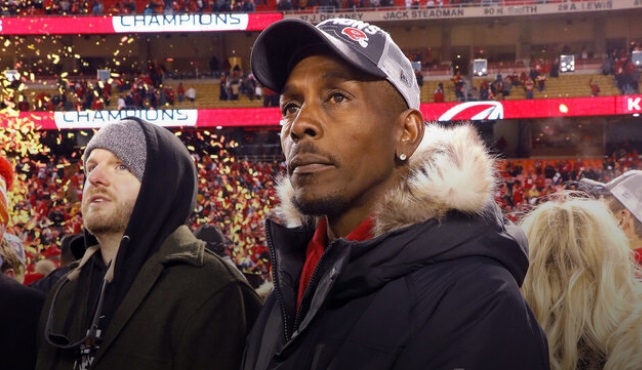 Patrick Mahomes’ father arrested on suspicion of DWI