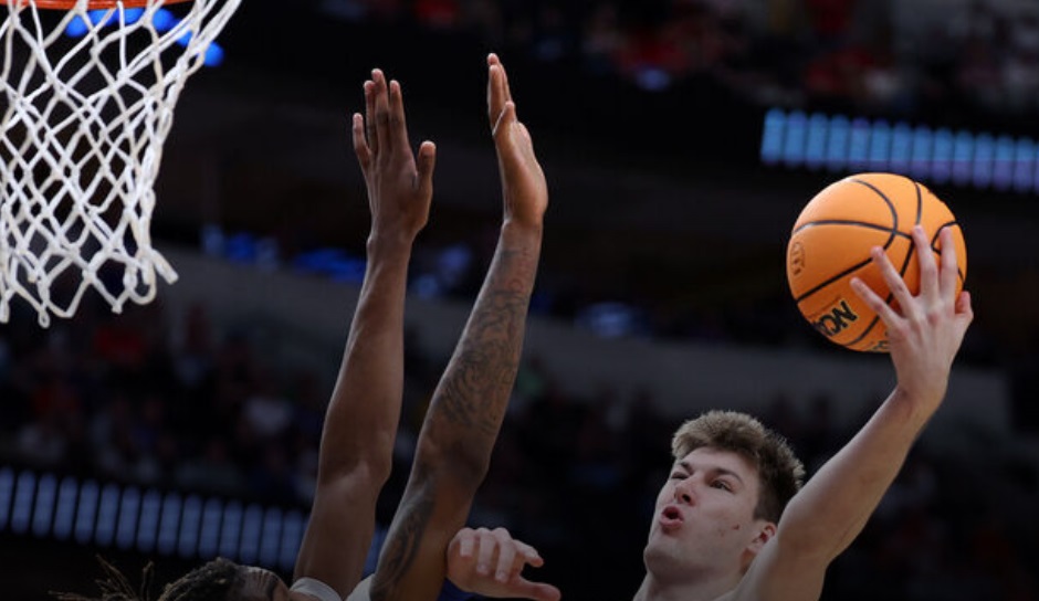 Duke battles past Houston to reach 1st Elite Eight under Scheyer