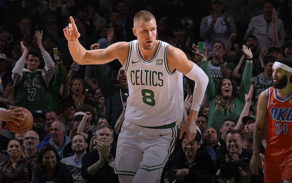 Celtics clinch best record with rout of Thunder