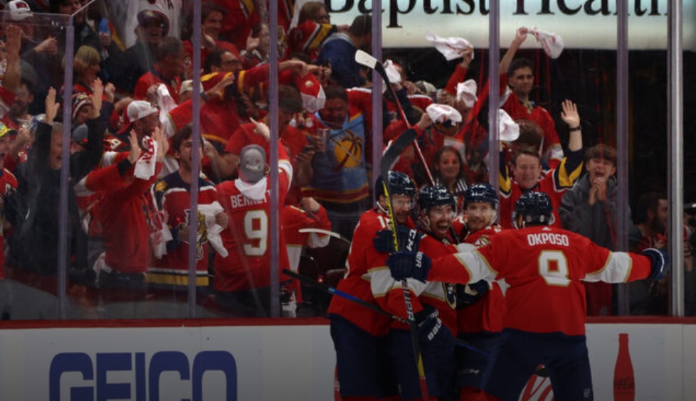Panthers take 2-0 series lead over Oilers in Cup Final