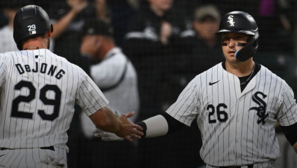 White Sox end 14-game losing streak with win over Red Sox