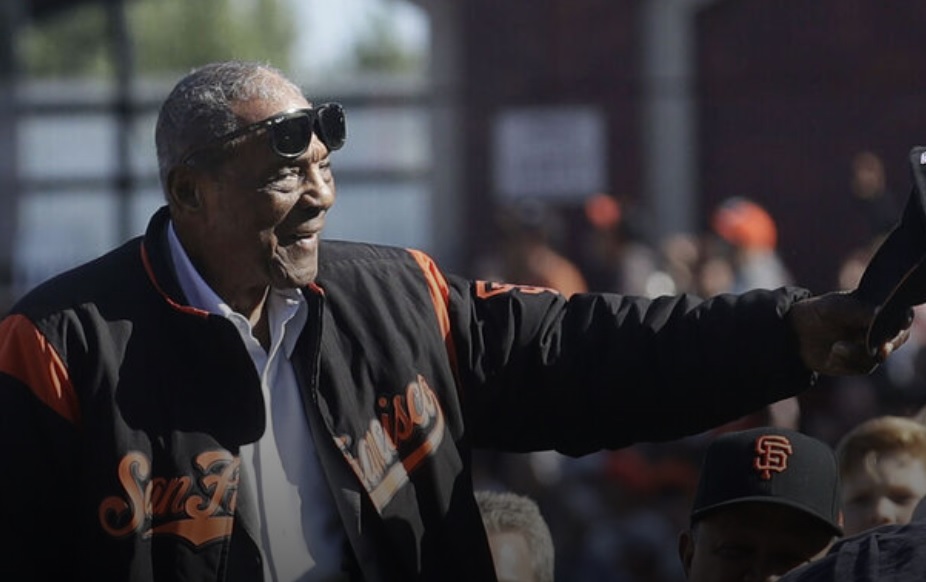 Hall of Famer, Giants legend Willie Mays dies at 93