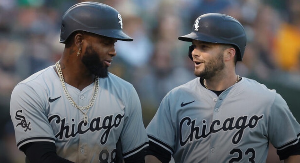 White Sox end 21-game losing streak with victory over A’s