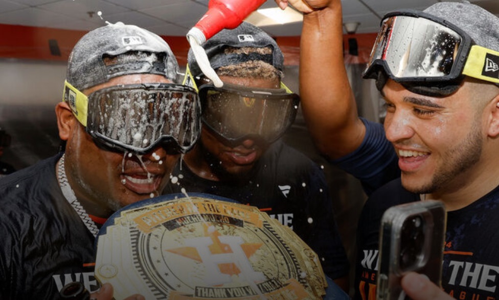 Astros win 4th straight AL West title