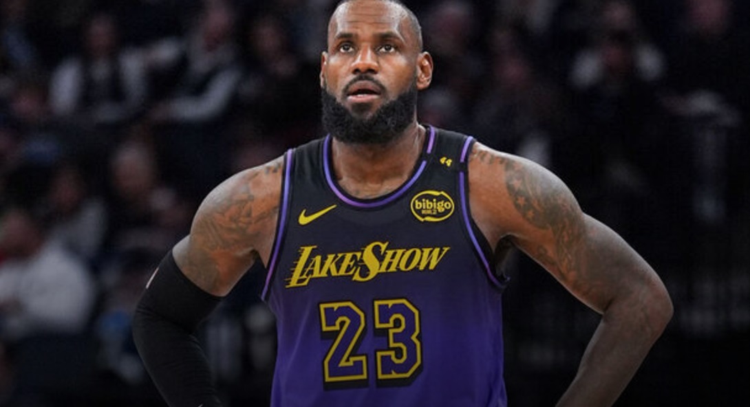 LeBron battling shooting slump: ‘I just feel off rhythm’
