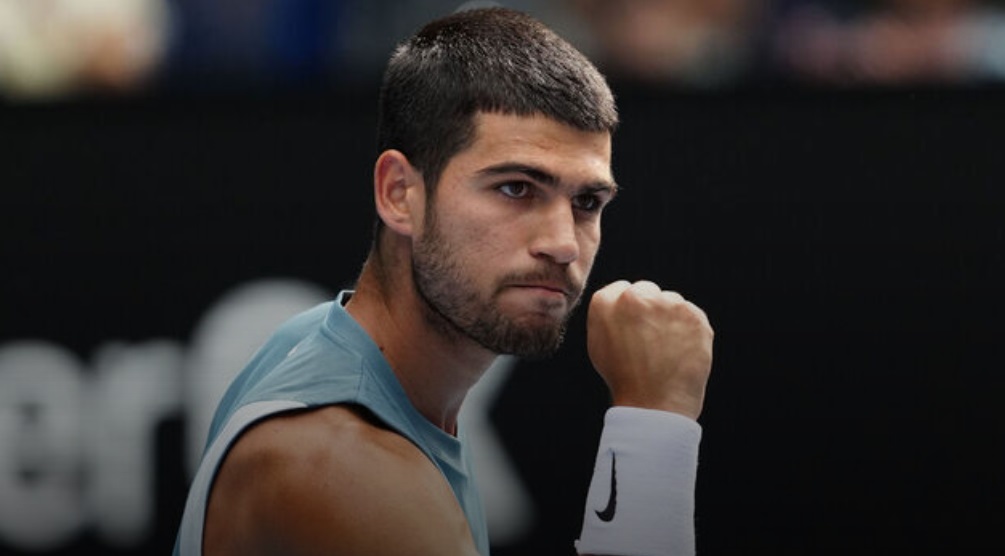 Alcaraz gets to Australian Open quarters when Draper retires with injury