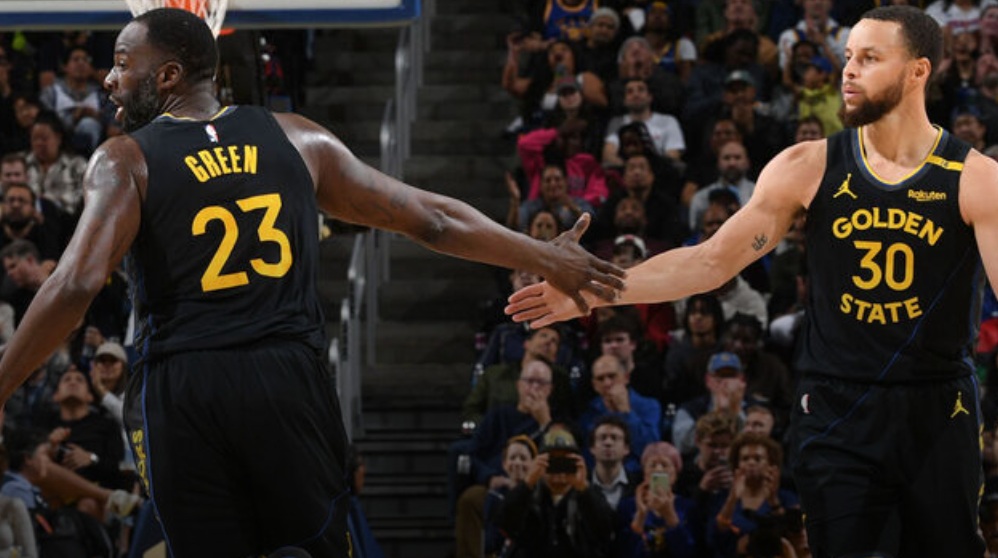 Warriors thump Hornets, become 5th NBA franchise with 3,000 wins