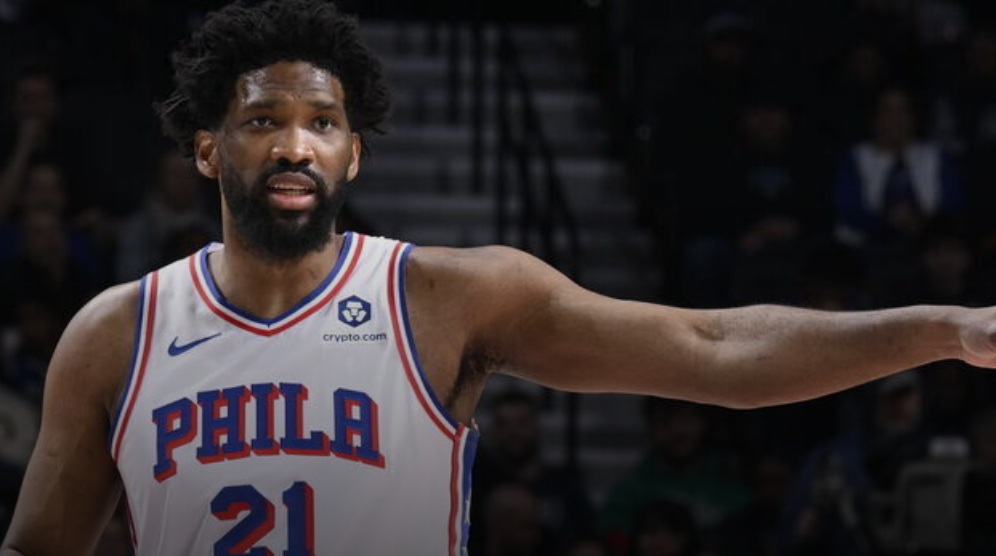 Report: 76ers, Embiid considering alternate options for knee injury