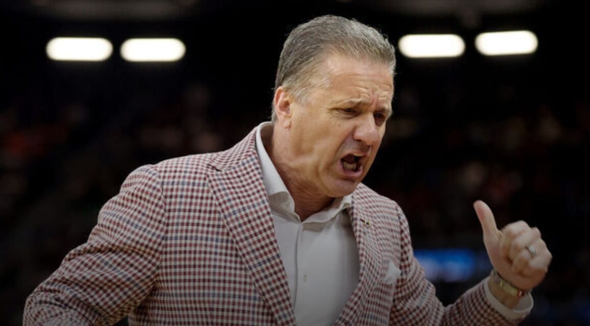 Calipari bests Pitino as Arkansas ousts No. 2 St. John’s