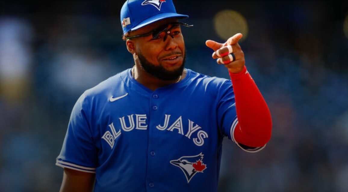 Report: Blue Jays, Guerrero agree to 14-year, $500M extension