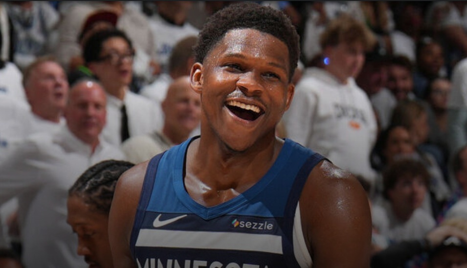 Wolves pummel Thunder in emphatic Game 3 response
