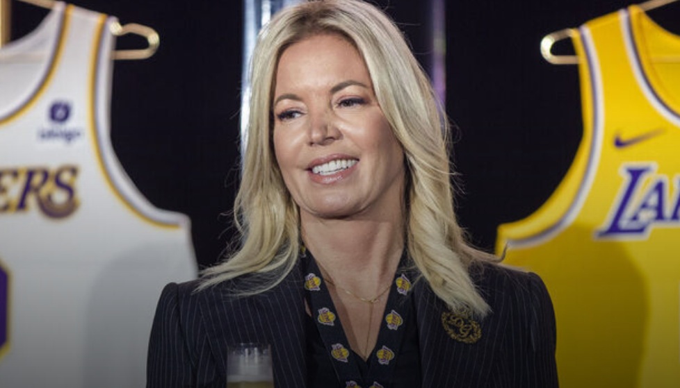 Report: Buss family selling Lakers majority stake to Dodgers owner