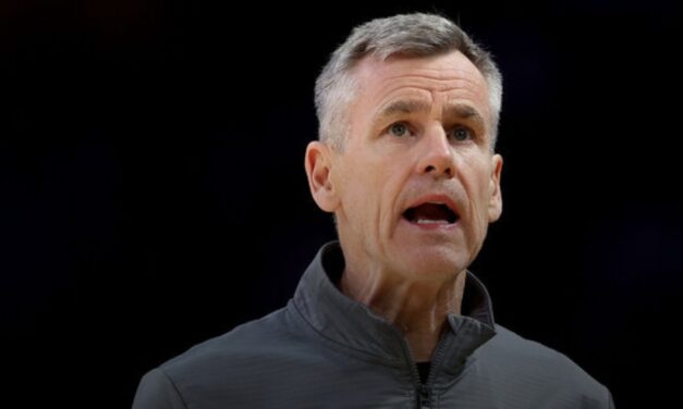 Report: Bulls in process of extending Donovan’s contract