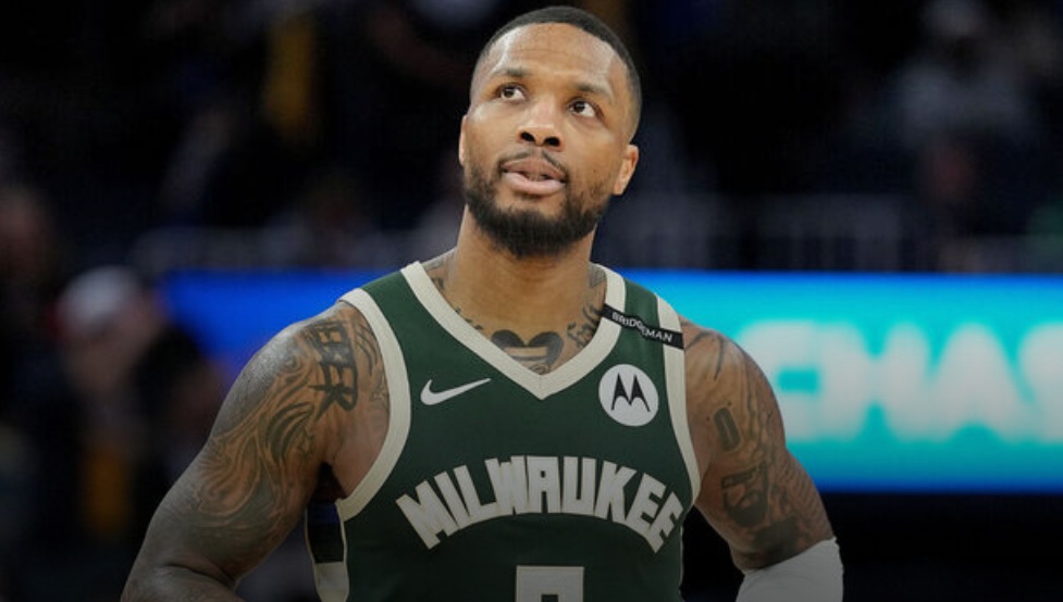 Report: Bucks waiving Lillard to stretch remaining $113M on contract