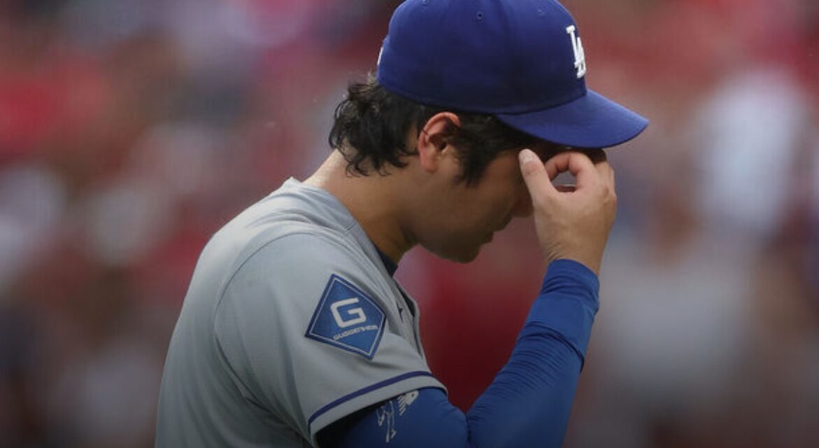 Ohtani removed from start vs. Reds due to cramping