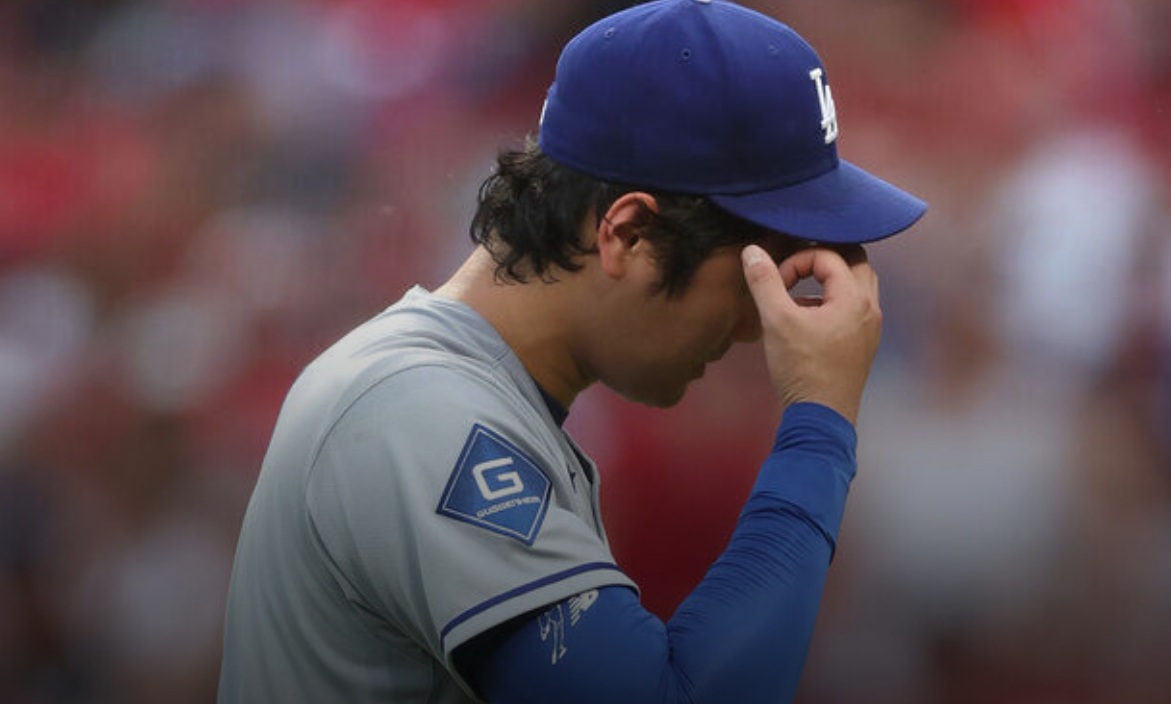 Ohtani removed from start vs. Reds due to cramping