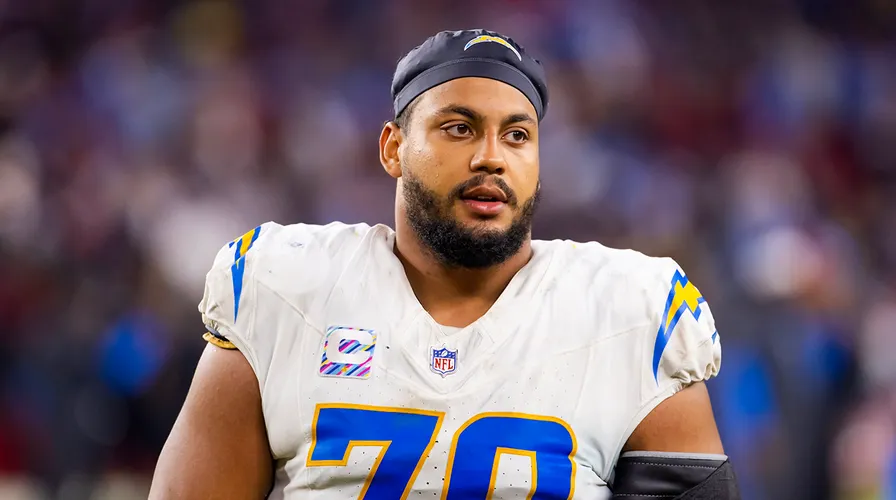 Chargers’ Slater done for season due to torn patellar tendon