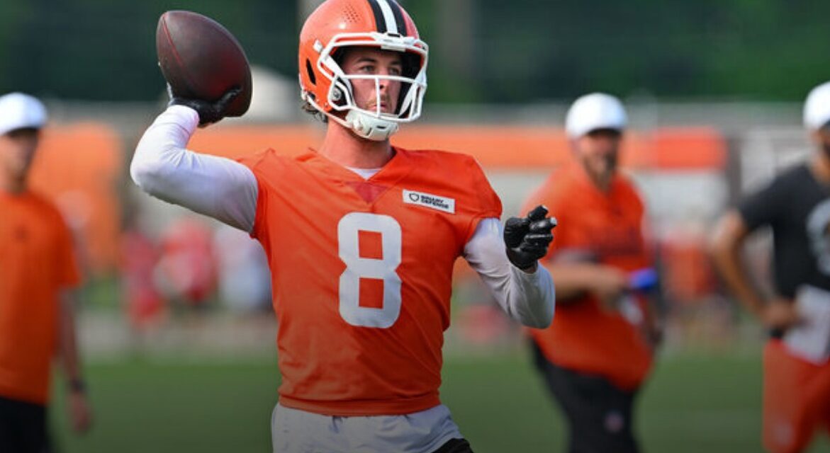Browns trade Pickett to Raiders