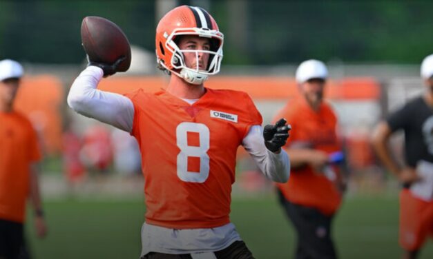 Browns trade Pickett to Raiders