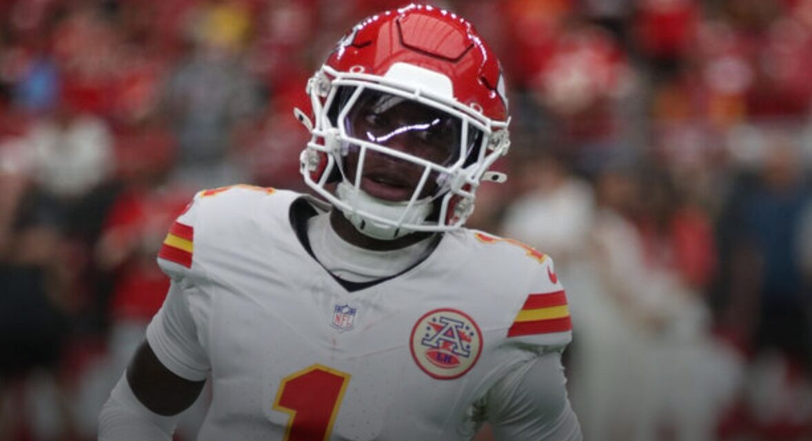 Chiefs’ Worthy injures shoulder on collision with Kelce