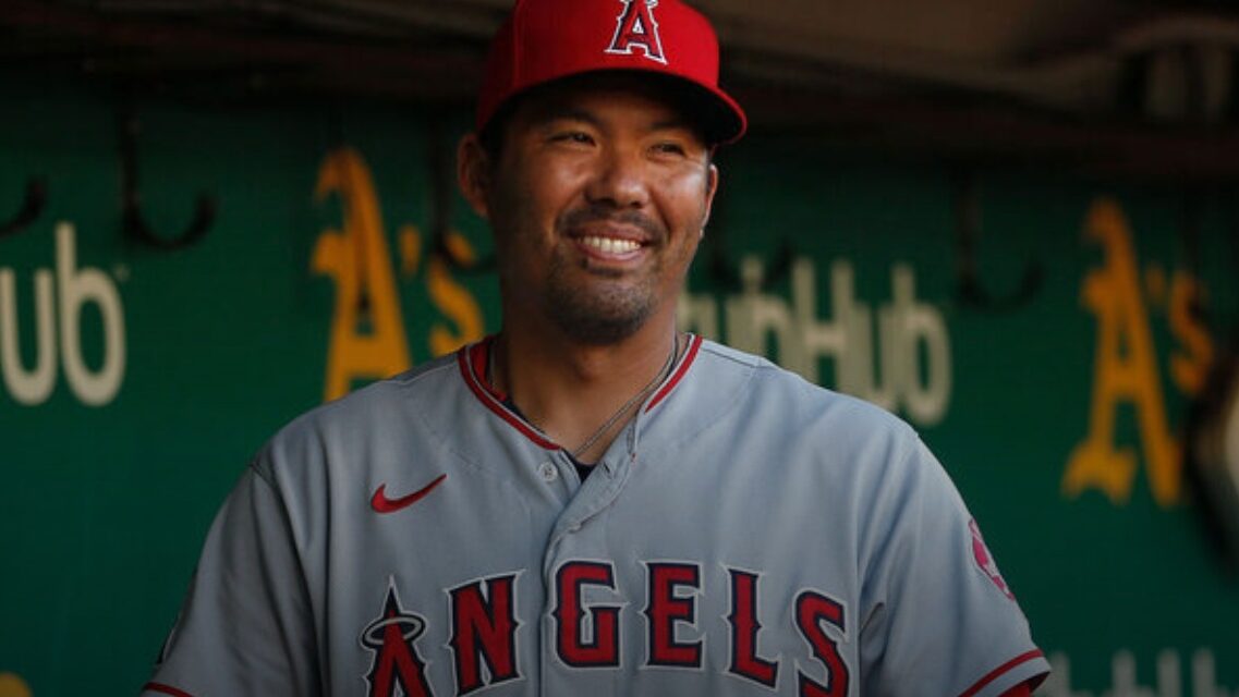 Angels hire Kurt Suzuki as manager on 1-year deal