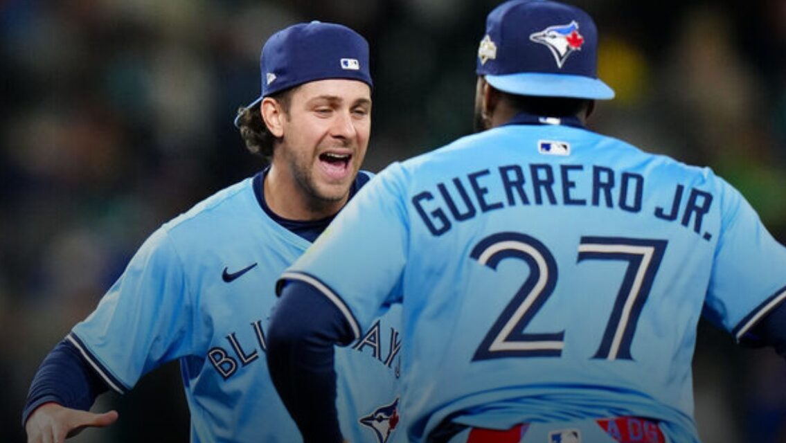 Blue Jays hit 5 HRs, Bieber dominates during Game 3 rout