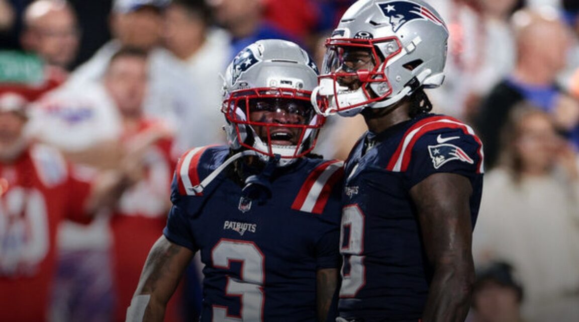 Diggs stars in return to Buffalo as Patriots stun Bills on SNF
