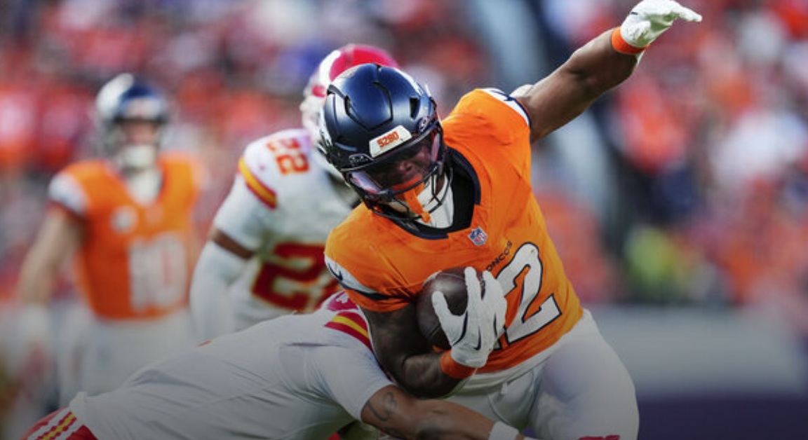 Broncos win 8th straight game, drop reeling Chiefs to 5-5