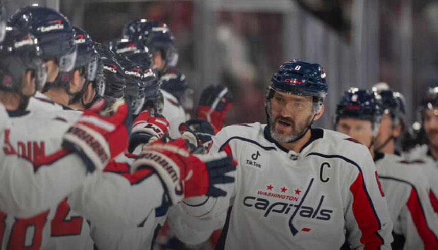Ovechkin passes Sakic for 10th on all-time points list