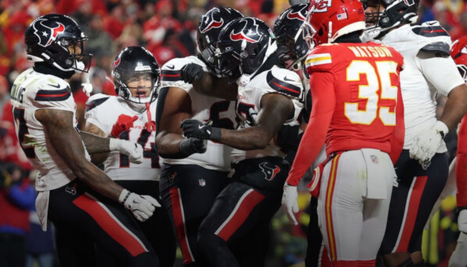 Texans knock mistake-riddled Chiefs out of AFC West contention