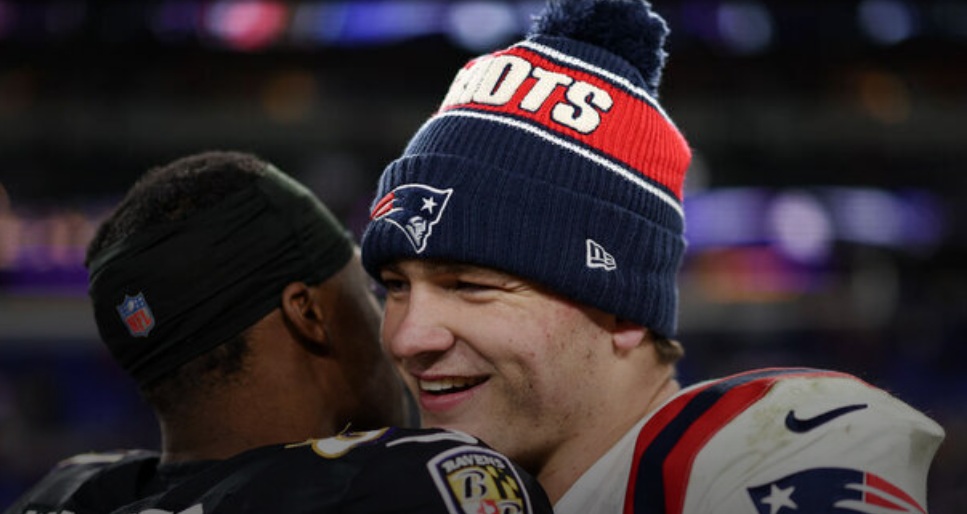 Patriots rally past Ravens on SNF to clinch postseason berth